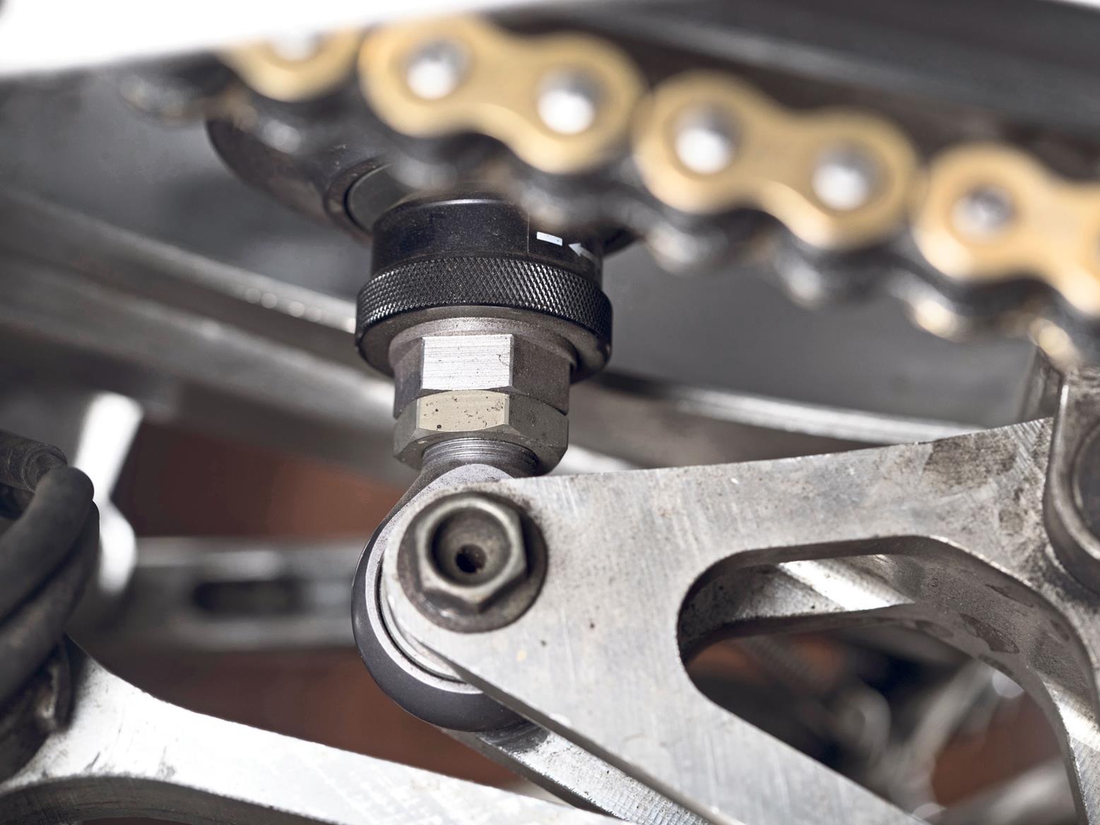 Adjusting your rear rebound on shock Adjusting your rear rebound on shock