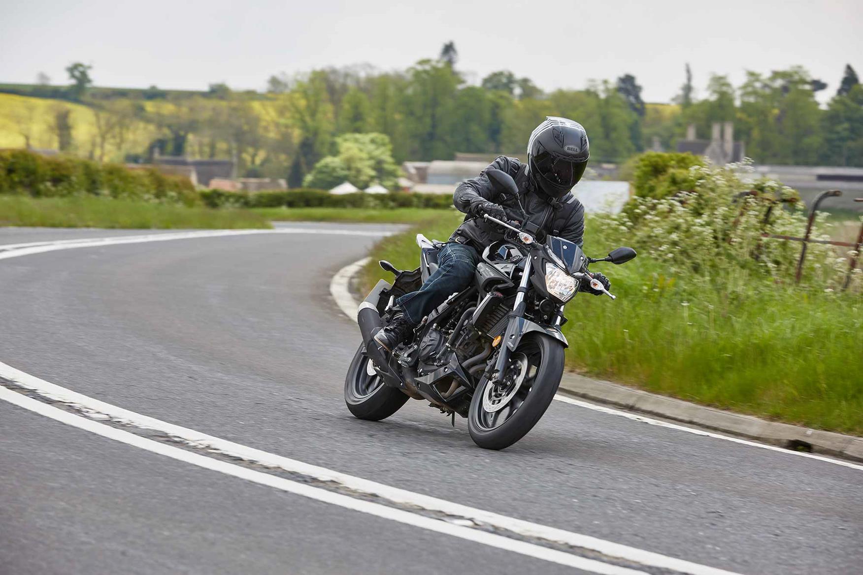 Cornering on a Yamaha MT-03 Cornering on a Yamaha MT-03