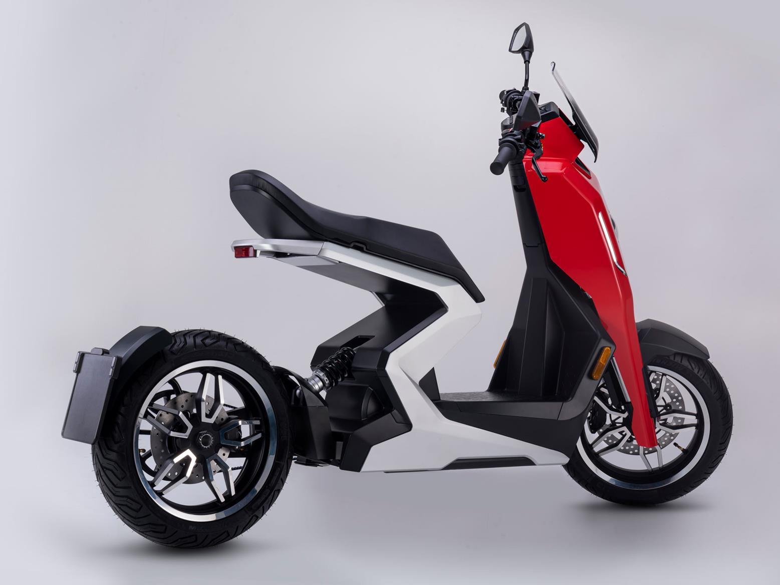 Zapp i300 electric scooter Zapp i300 electric scooter