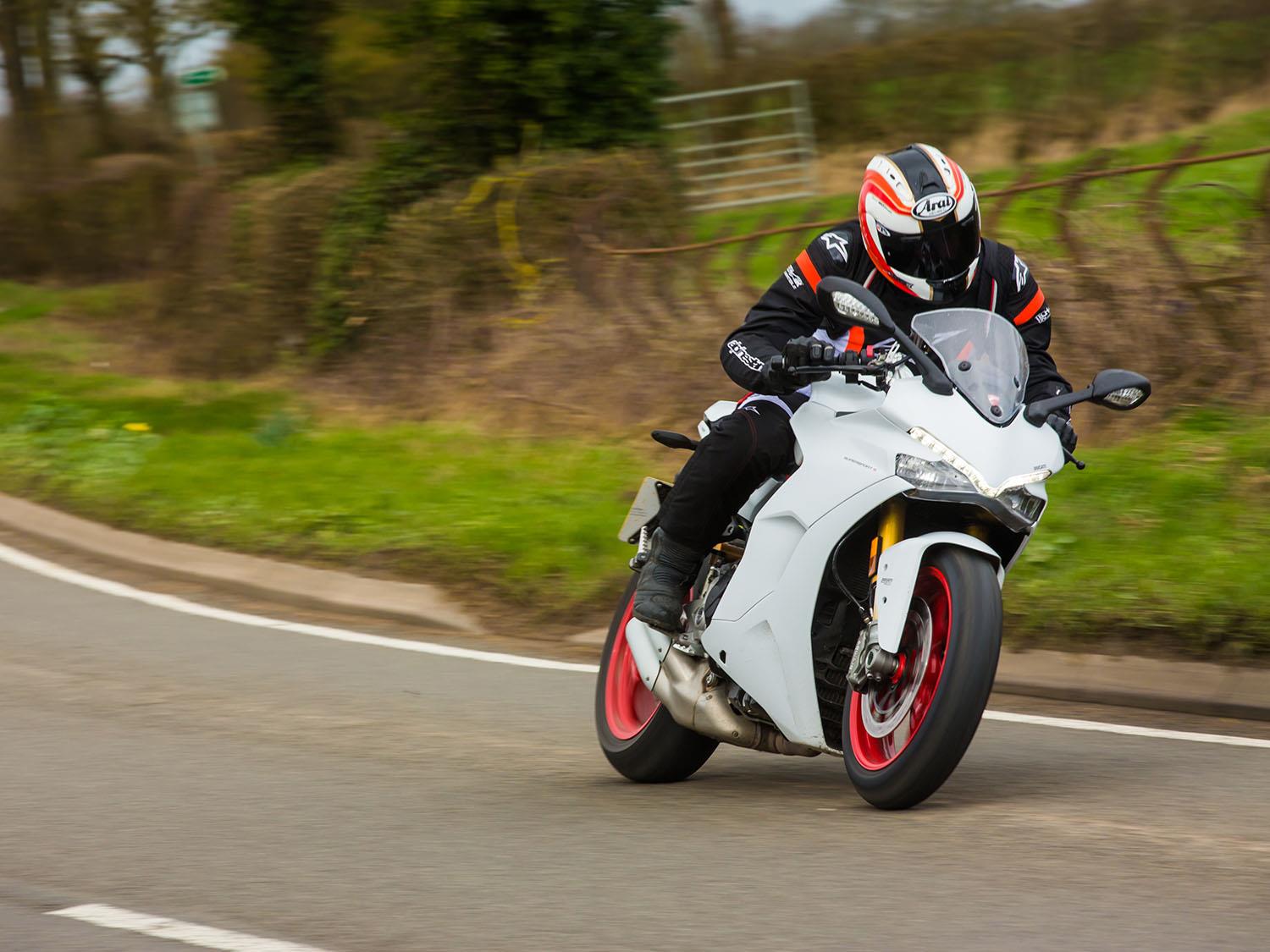 Cornering a motorbike with confidence