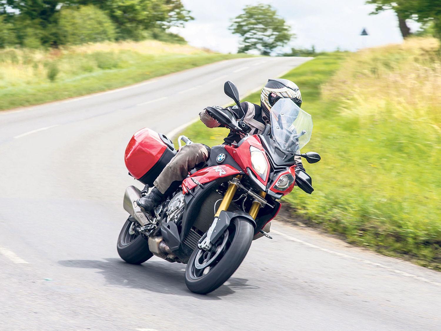 BMW S1000XR turning left BMW S1000XR turning left