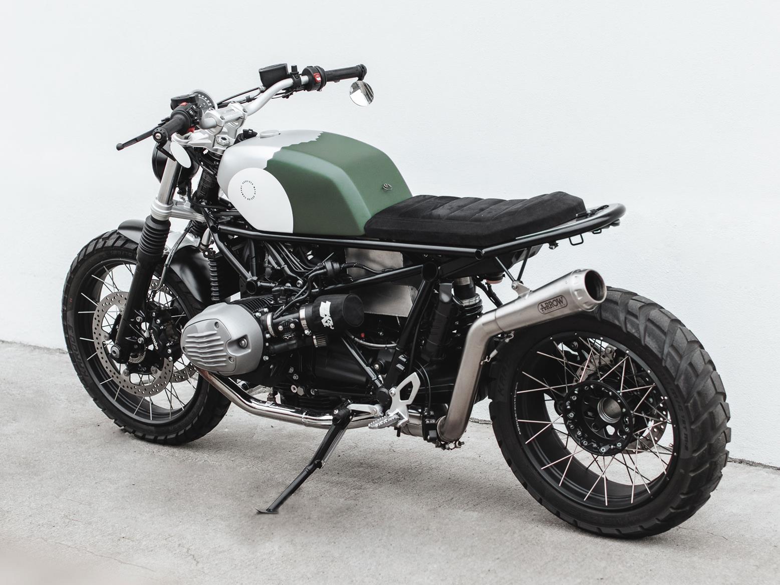 The BMW RNineT with Hookie Co Moto-Kit in Roam colourscheme The BMW RNineT with Hookie Co Moto-Kit in Roam colourscheme