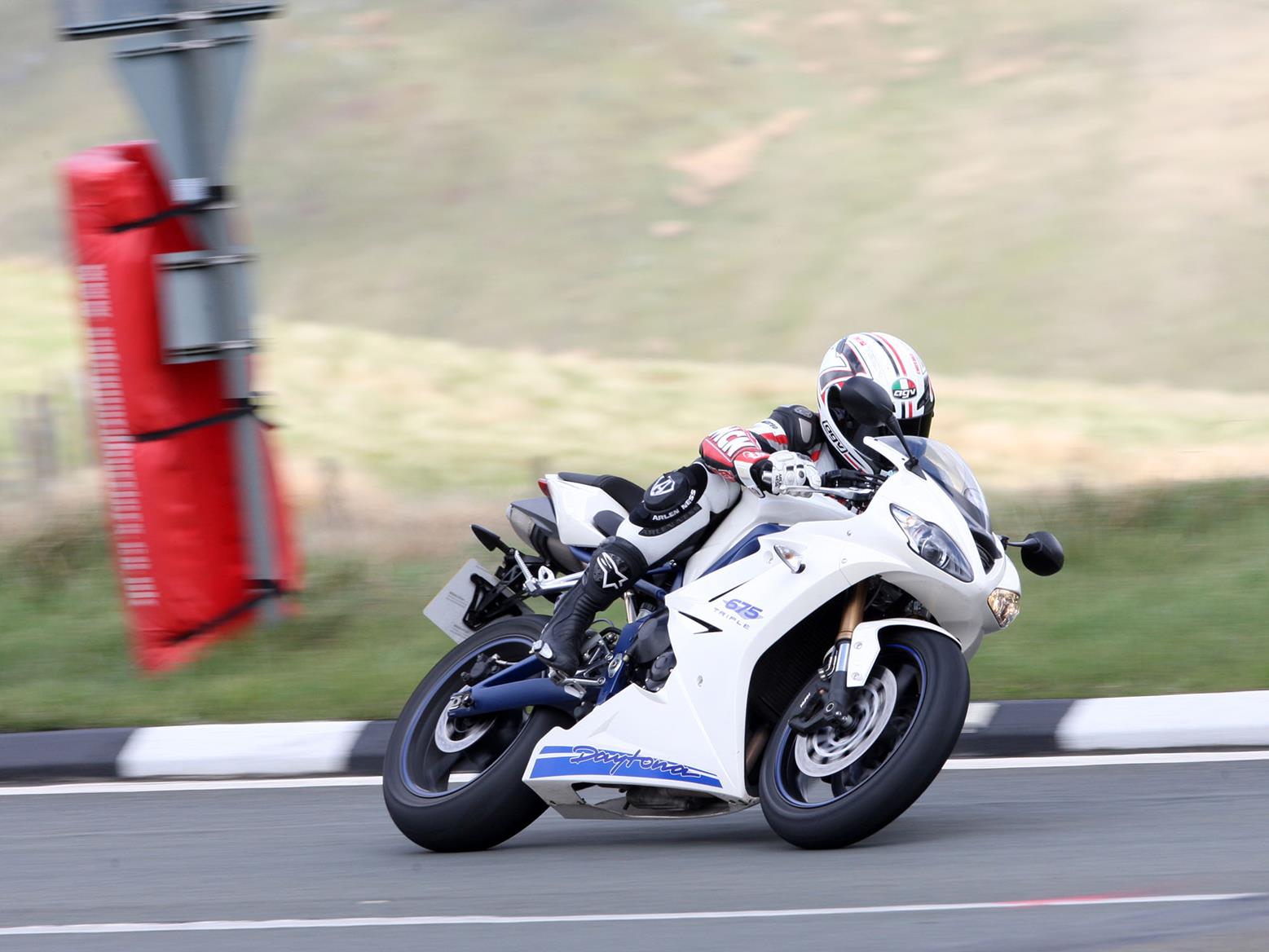 Triumph Daytona 675 Triumph Daytona 675