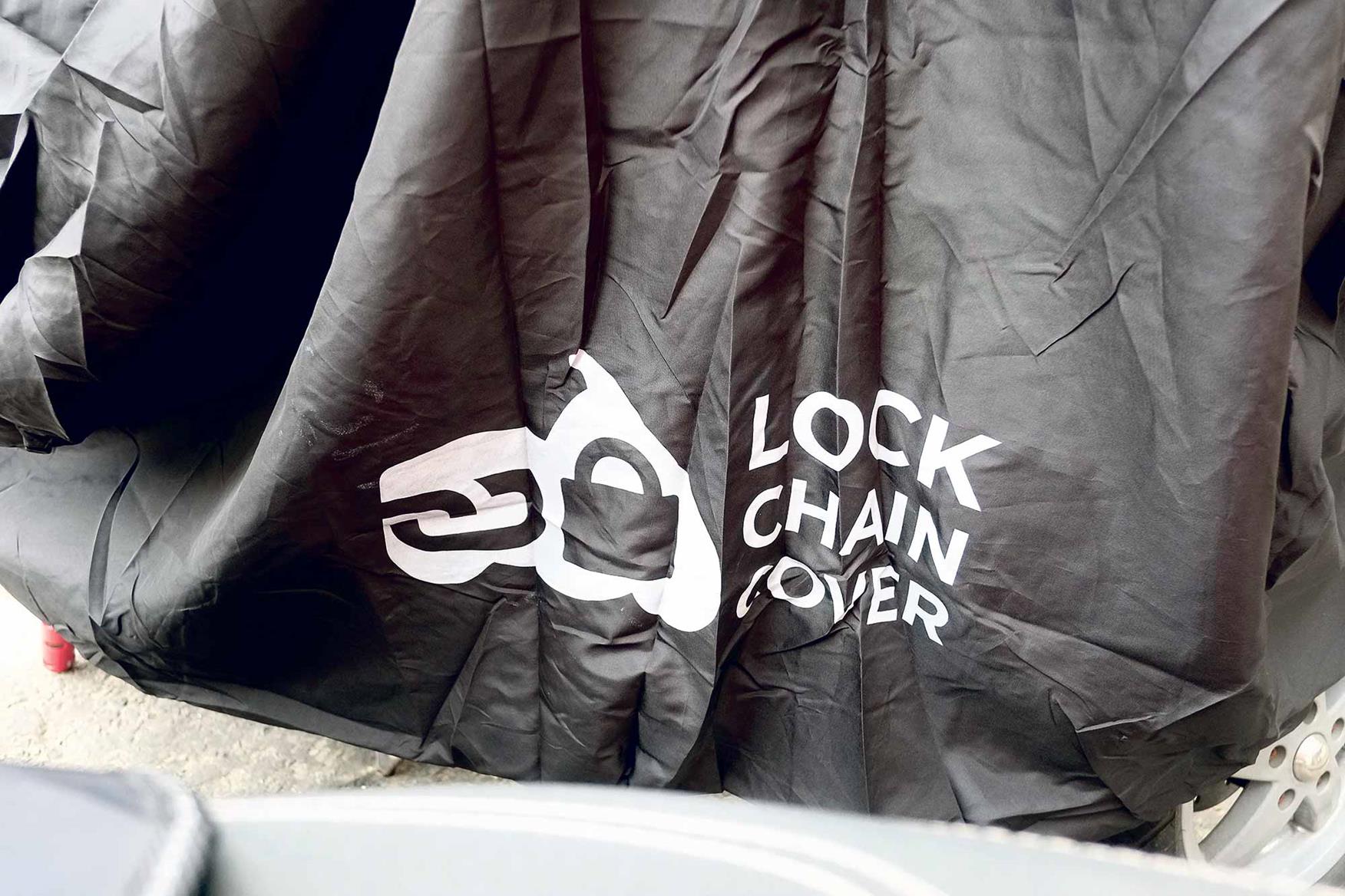 A cover can help against motorbike theft A cover can help against motorbike theft