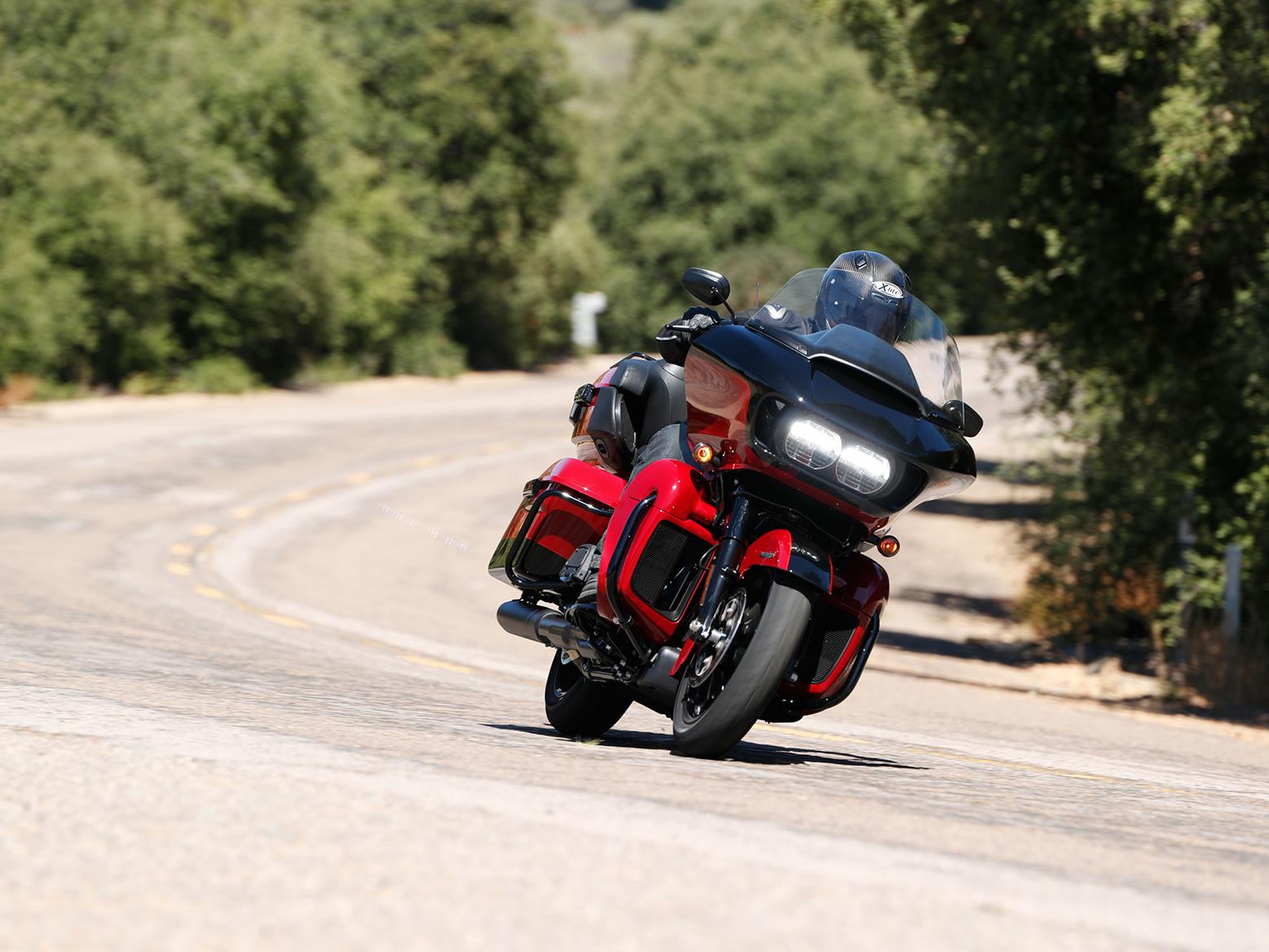 Cornering on the Harley-Davidson Road Glide Limited Cornering on the Harley-Davidson Road Glide Limited