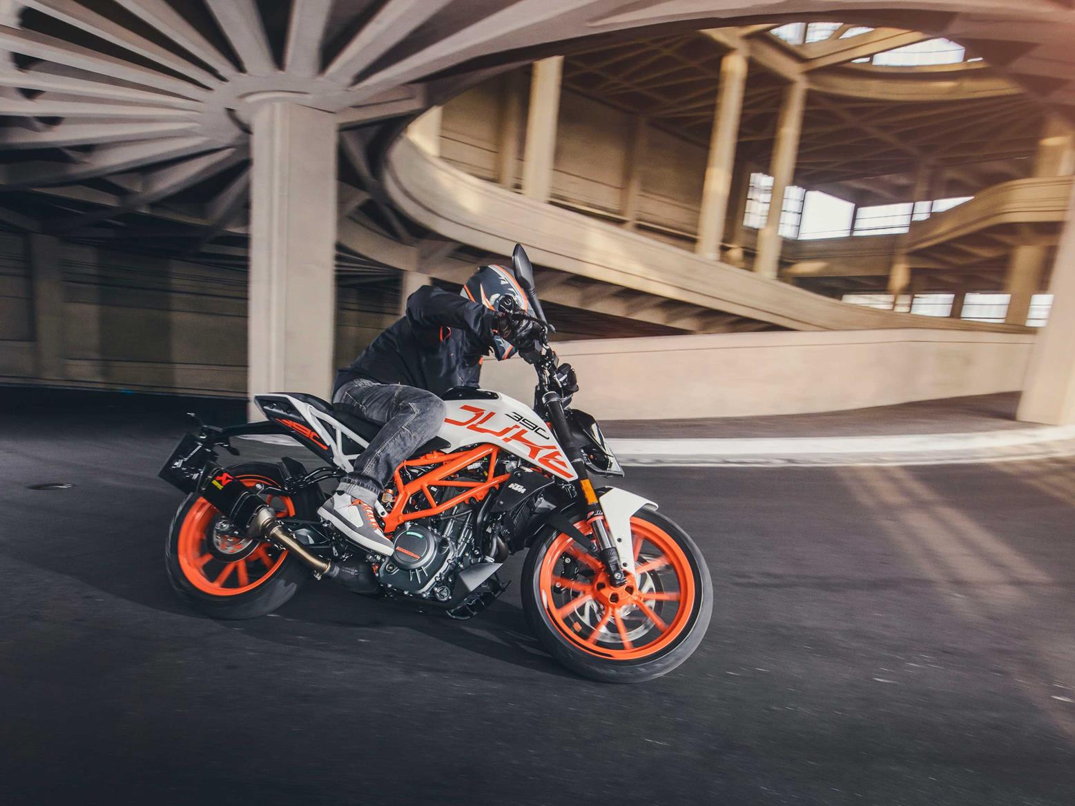 KTM's 390 Duke offers easy-going progress in all environments KTM's 390 Duke offers easy-going progress in all environments