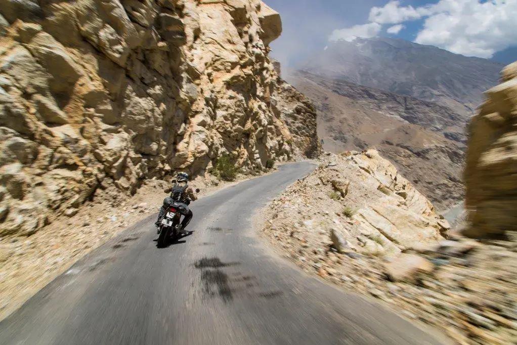 Riding through the Himalayas on a Royal Enfield Himalayan Riding through the Himalayas on a Royal Enfield Himalayan
