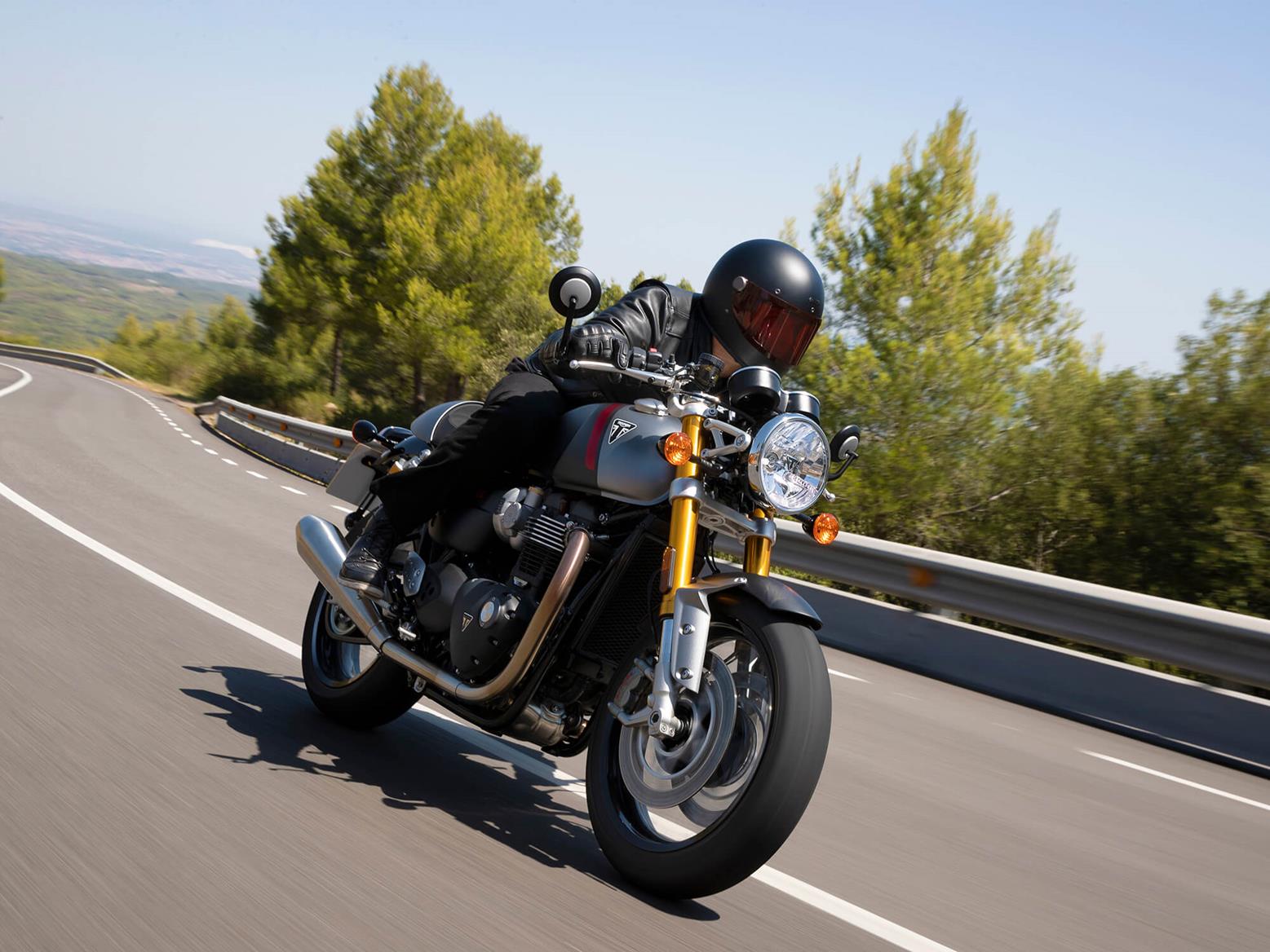 Triumph Thruxton RS on the road Triumph Thruxton RS on the road