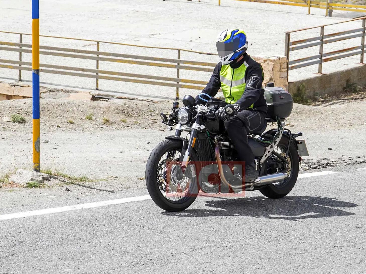 Triumph Bobber TFC spied in testing Triumph Bobber TFC spied in testing