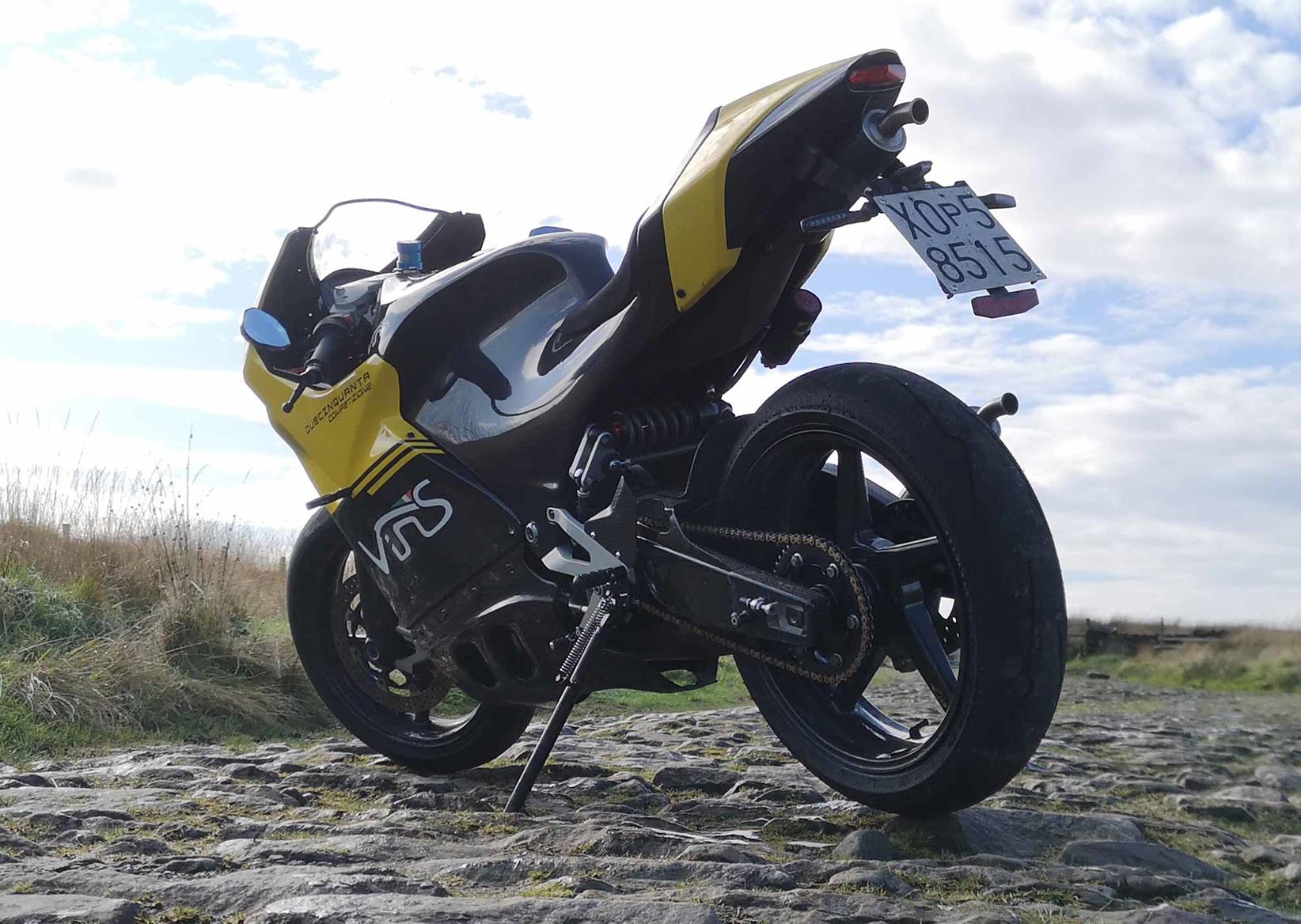 Vins Duecinquanta rear view Vins Duecinquanta rear view