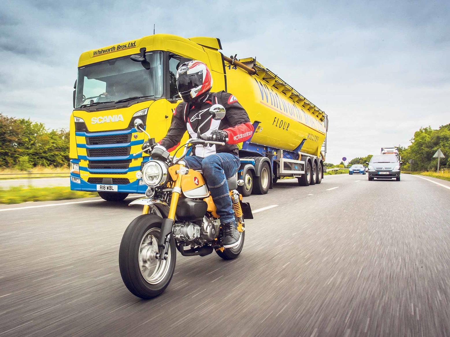 Tackling main roads on a Honda Monkey 125 Tackling main roads on a Honda Monkey 125