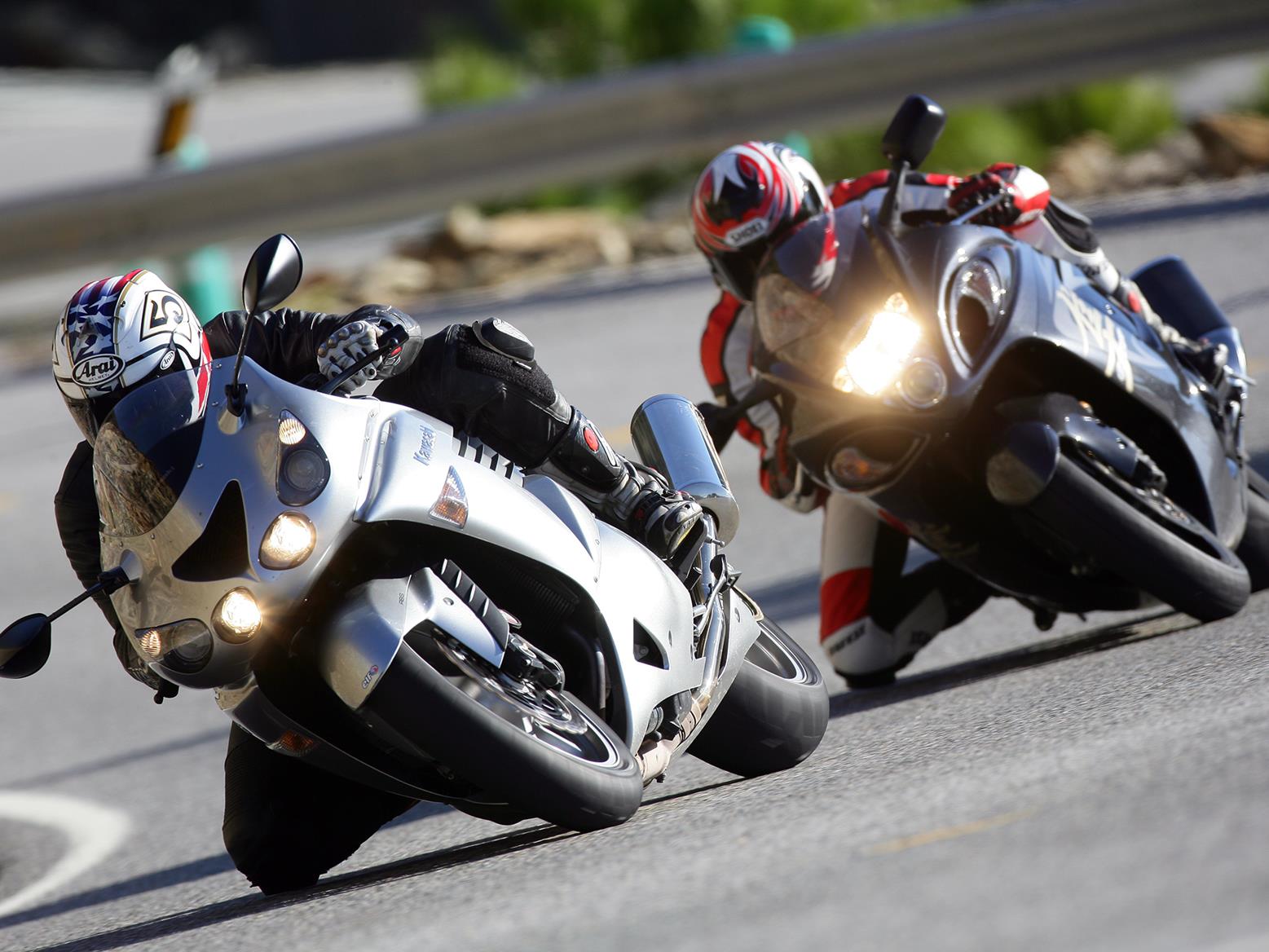 Kawasaki ZZR1400 and Suzuki Hayabusa Kawasaki ZZR1400 and Suzuki Hayabusa