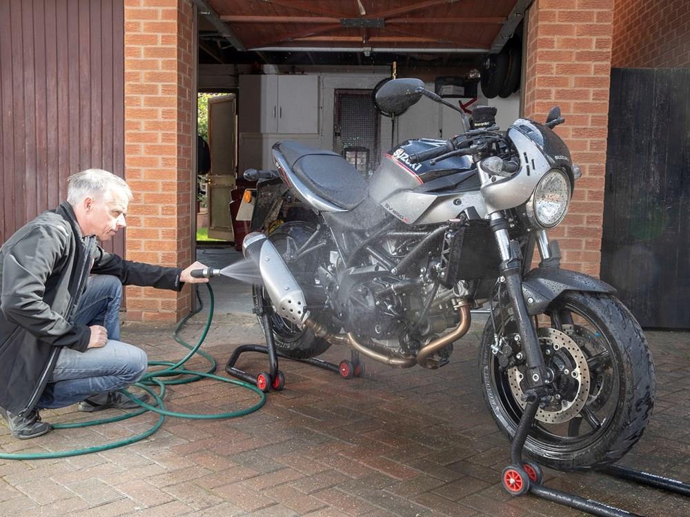 Cleaning your motorbike Cleaning your motorbike