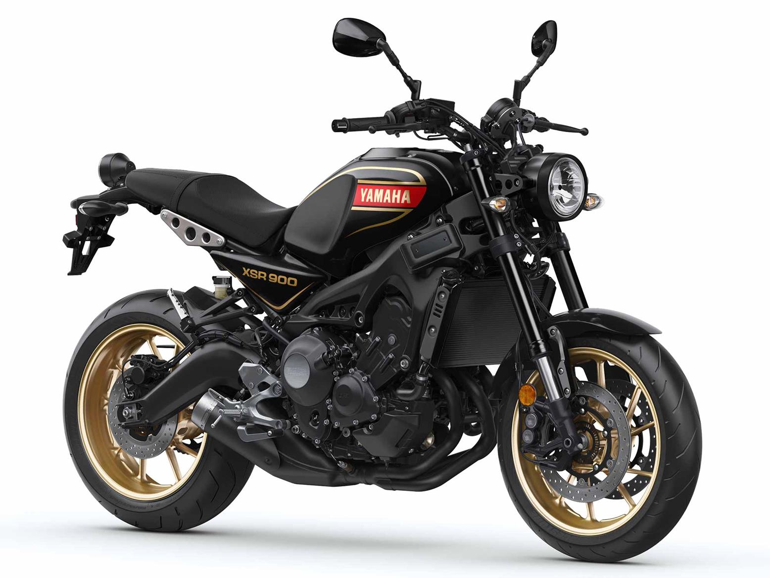 Yamaha XSR900 with RD250LC-inspired paint scheme Yamaha XSR900 with RD250LC-inspired paint scheme