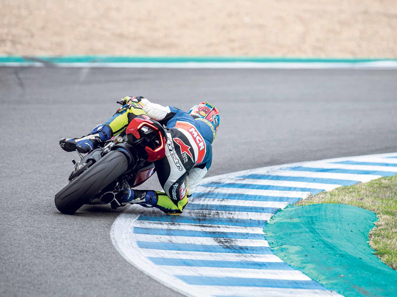 Hitting the apex on the Panigale V2 Hitting the apex on the Panigale V2