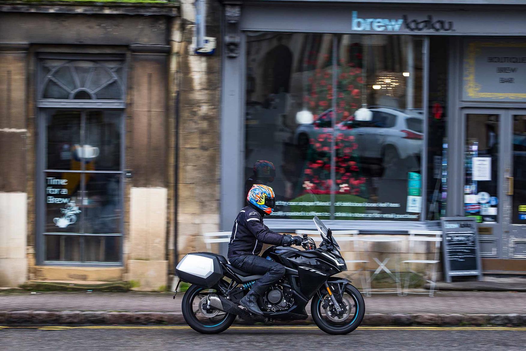 Town riding on the CFMoto 650GT Town riding on the CFMoto 650GT
