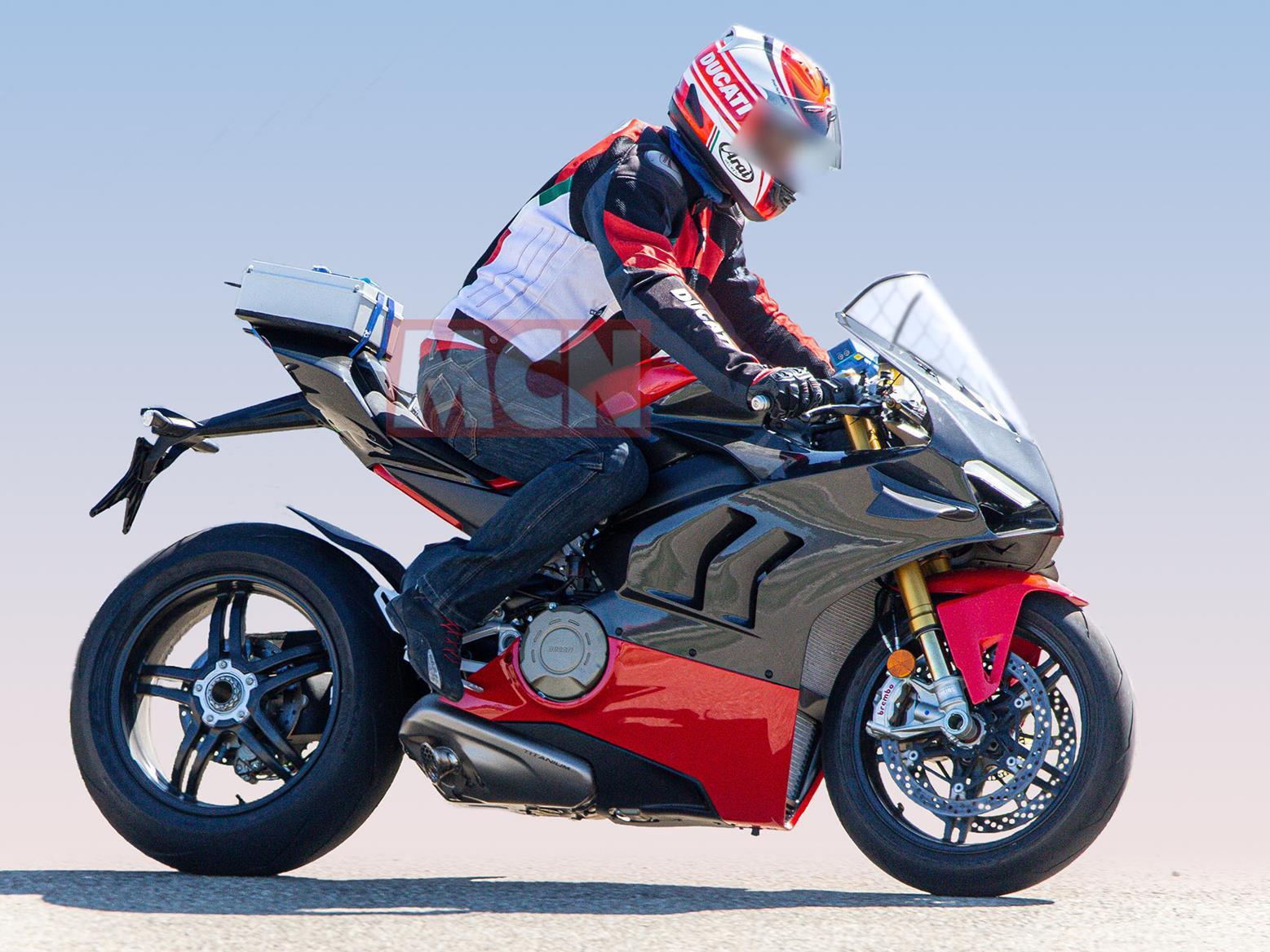 Special lightweight Ducati Panigale V4 Superleggera spied Special lightweight Ducati Panigale V4 Superleggera spied