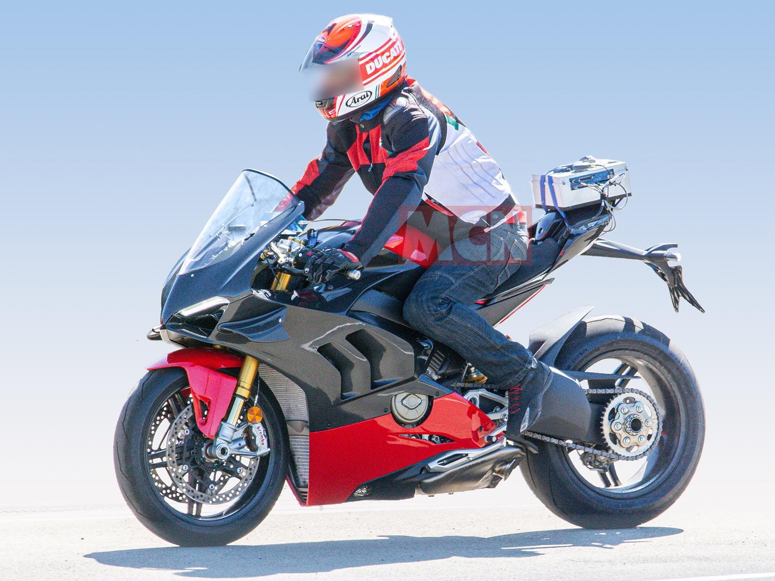 Another side profile of the Ducati Panigale V4 Superleggera Another side profile of the Ducati Panigale V4 Superleggera