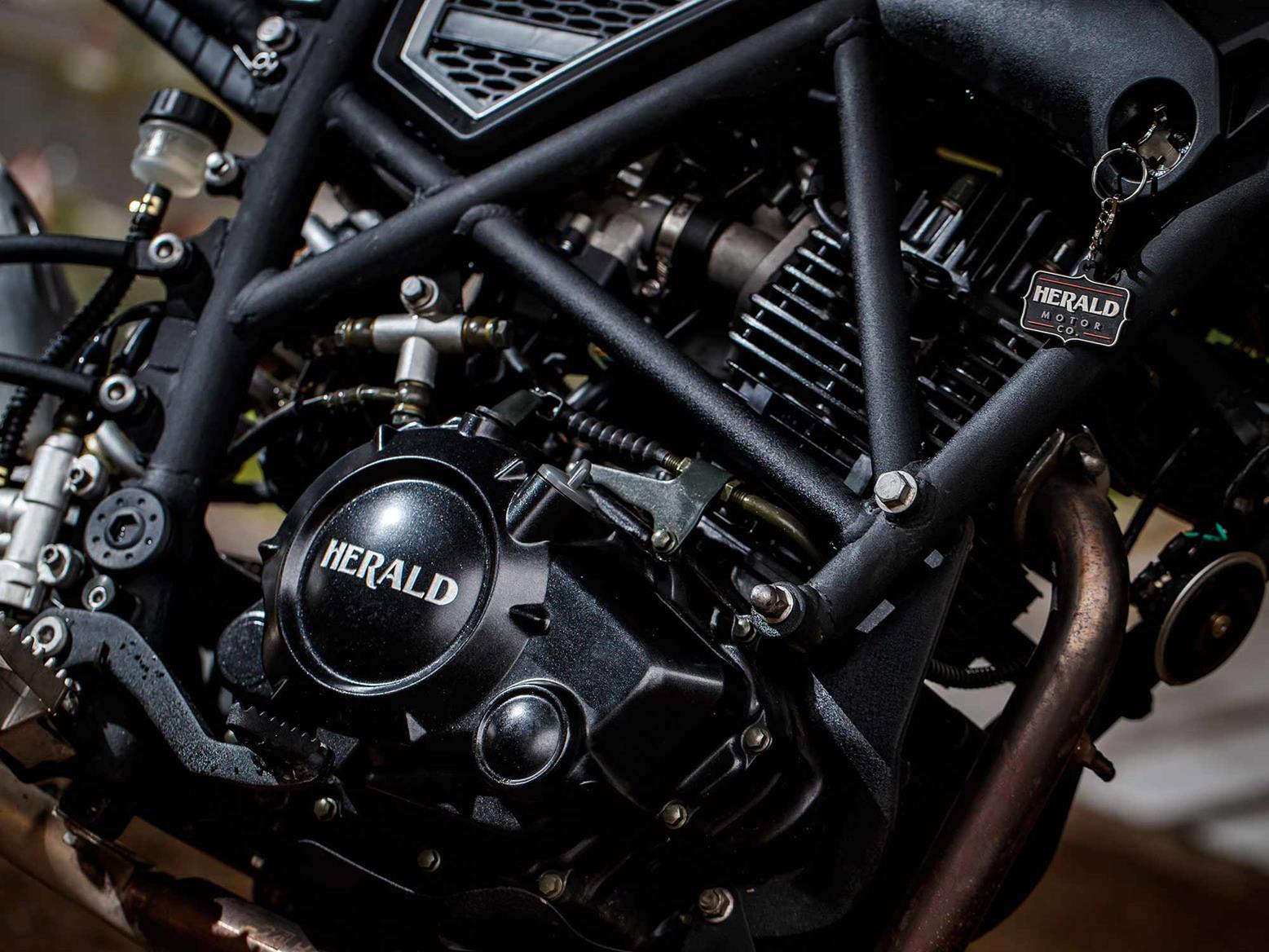The Herald Brat 125 engine The Herald Brat 125 engine