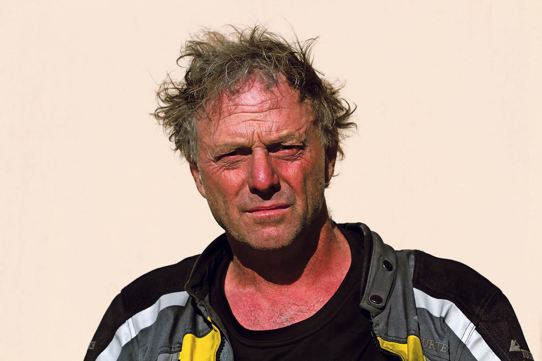 Nick Sanders circumnavigates the globe in 2005 Nick Sanders circumnavigates the globe in 2005
