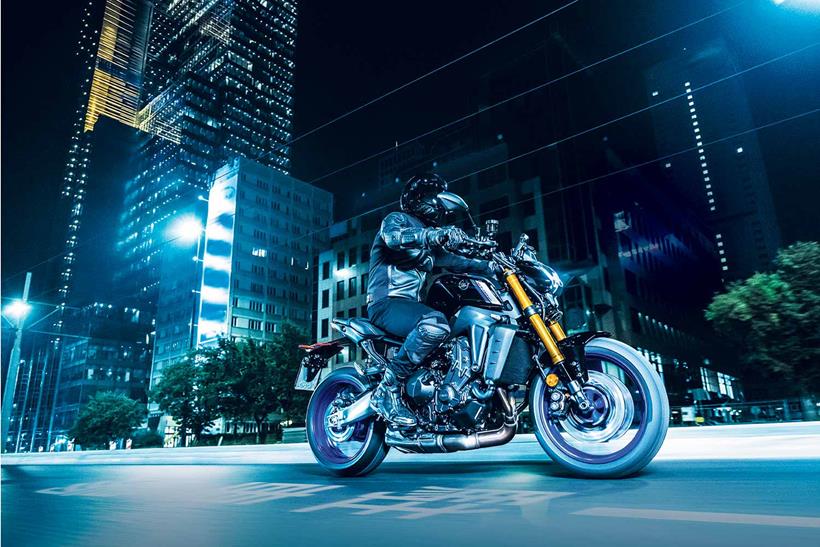 Cưỡi Yamaha MT-09 SP 2021