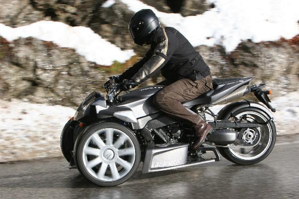 Three wheeled superbike MCN