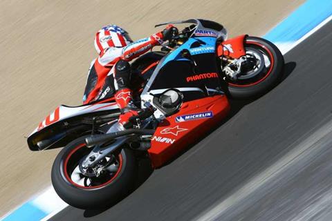 Roberts dominates day 1