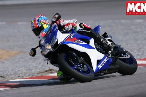 Get exclusive Suzuki GSX-R750 wallpapers on your mobile