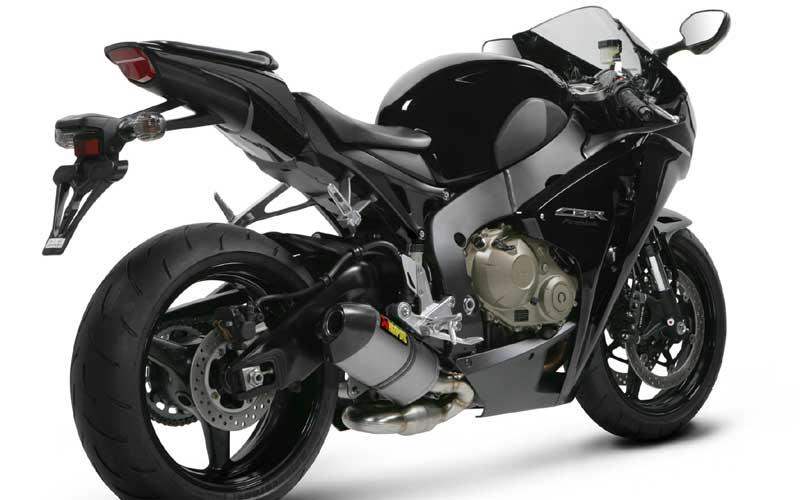 Price correction Akrapovic s full exhaust system for the 