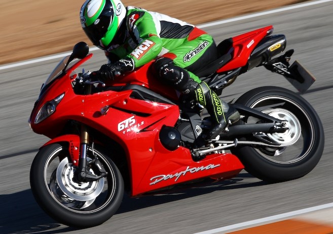 09 Triumph Daytona 675 First Test Road Riding Update Mcn 09 Triumph Daytona 675 First Test Road Riding Update Mcn