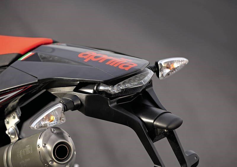 aprilia sx 125 tail tidy
