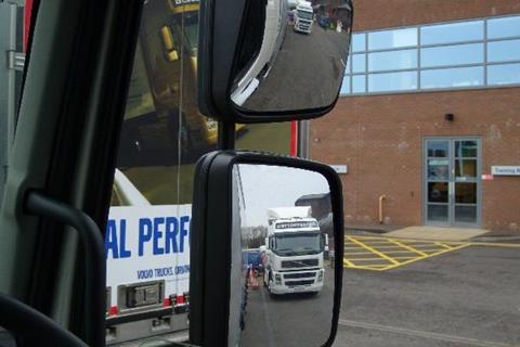 Call to ban lorries overtaking on M11