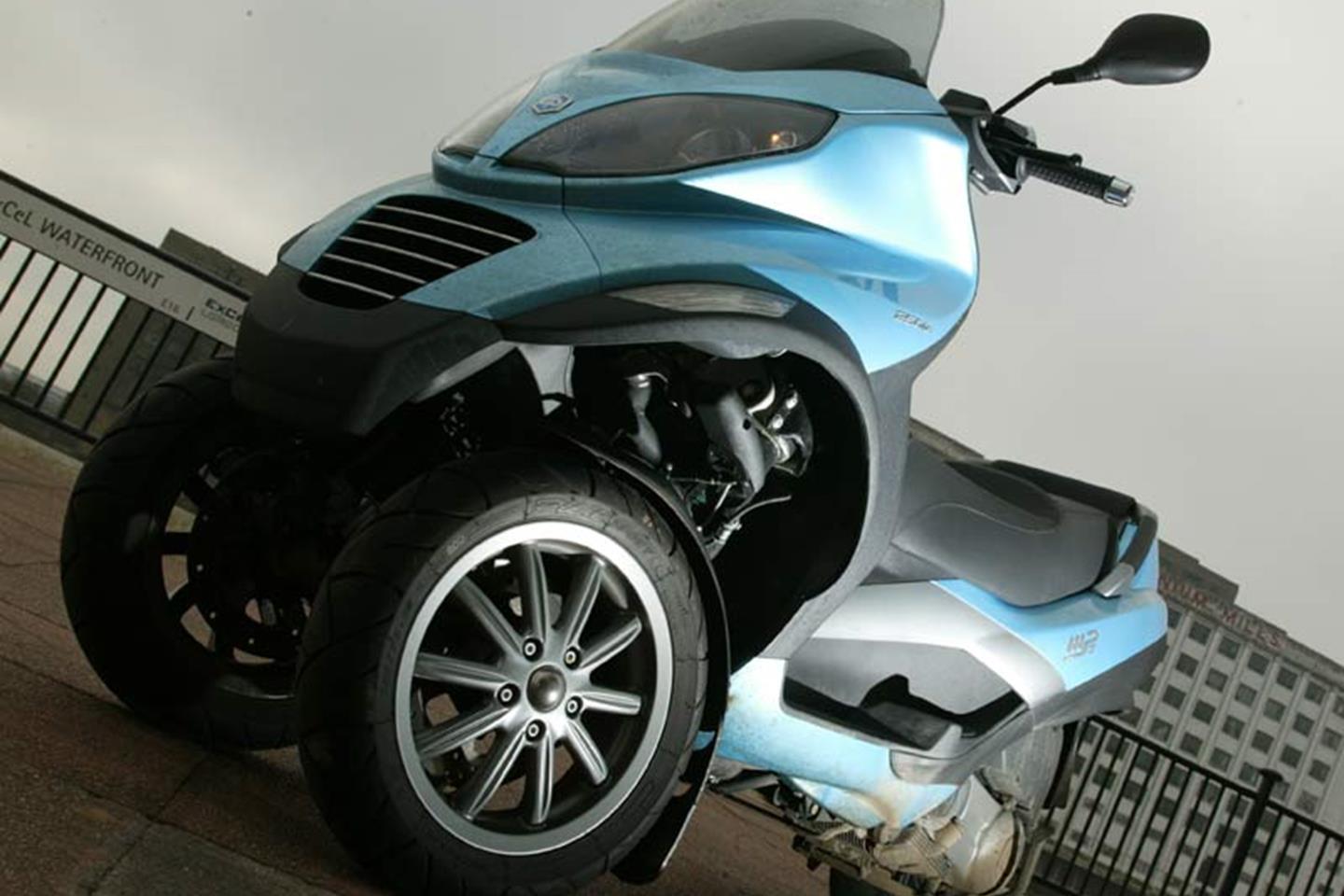 PIAGGIO MP3 250 (2007on) Review Speed, Specs & Prices MCN