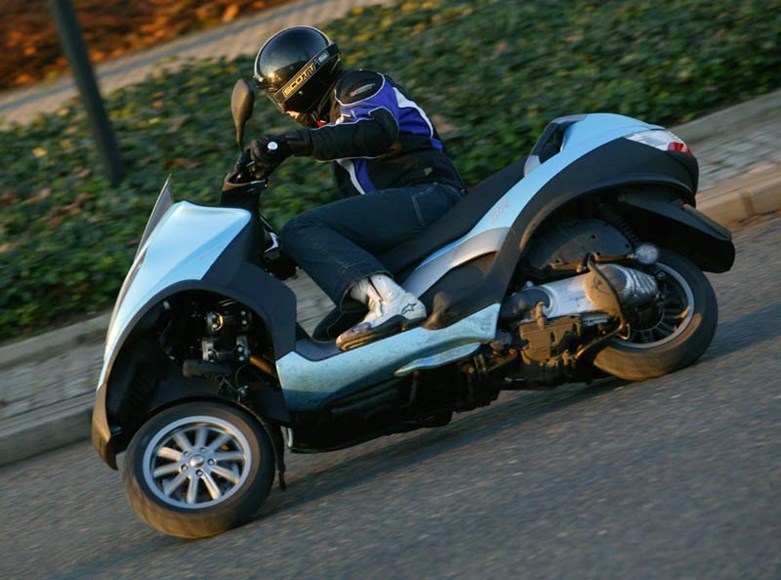 PIAGGIO MP3 250 (2007on) Review Speed, Specs & Prices MCN