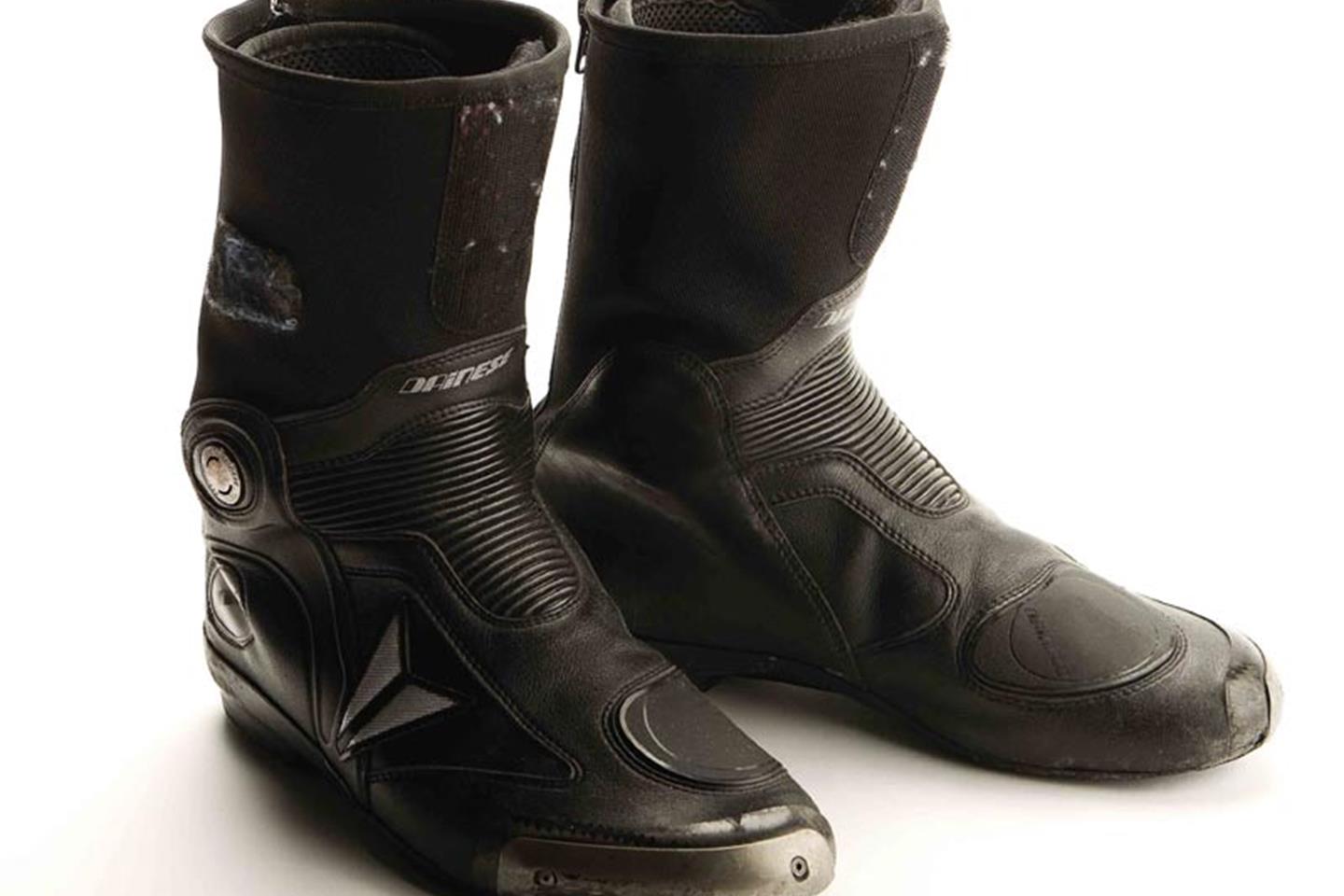 dainese axial boots