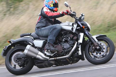 Video: Yamaha V-Max 2-minute test