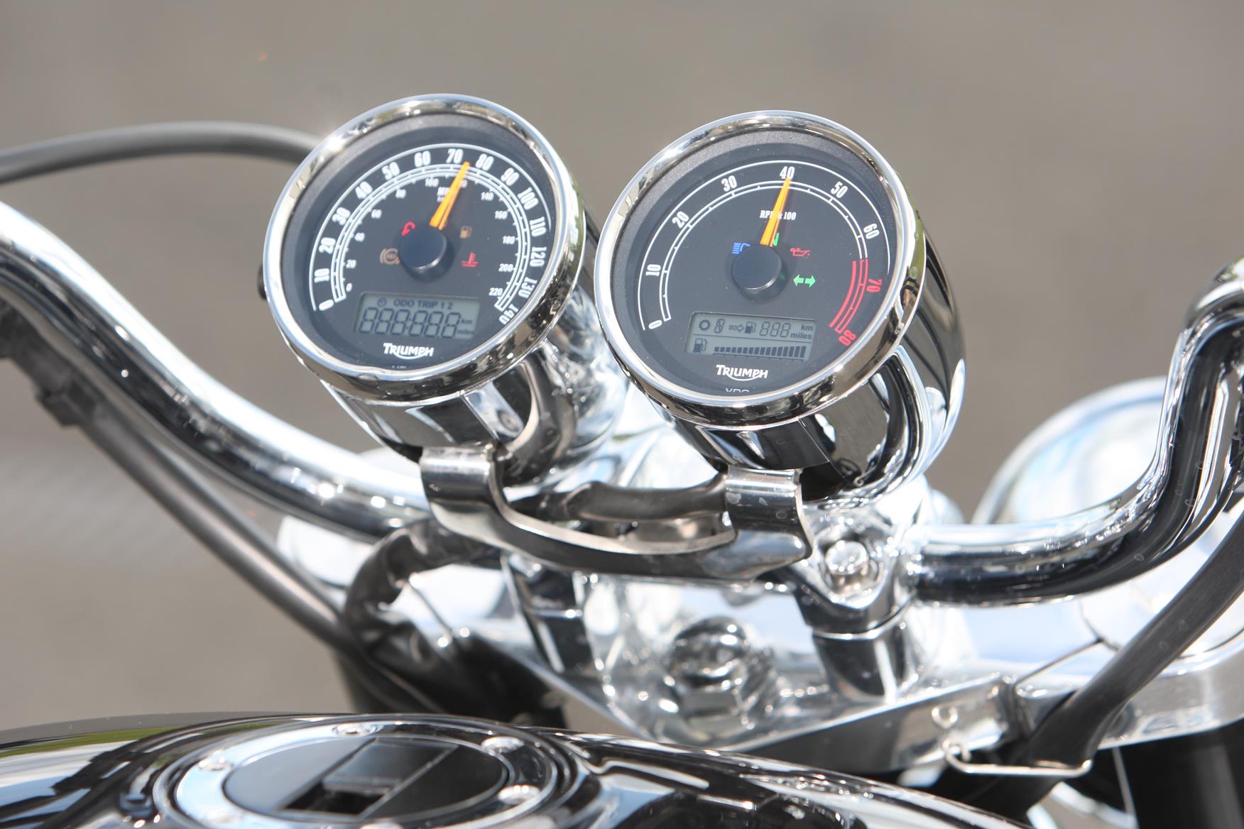 triumph rocket 3 speedometer