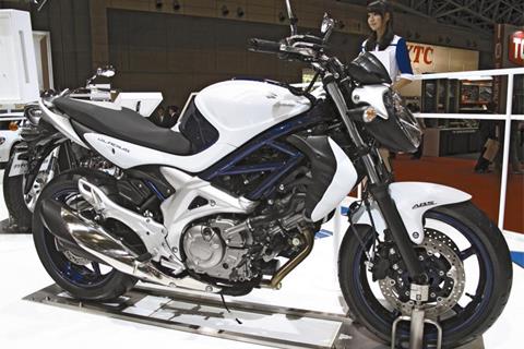 Suzuki Gladius 400 revealed