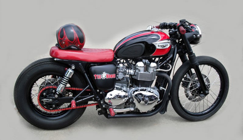 Triumph Bonneville goes bobber