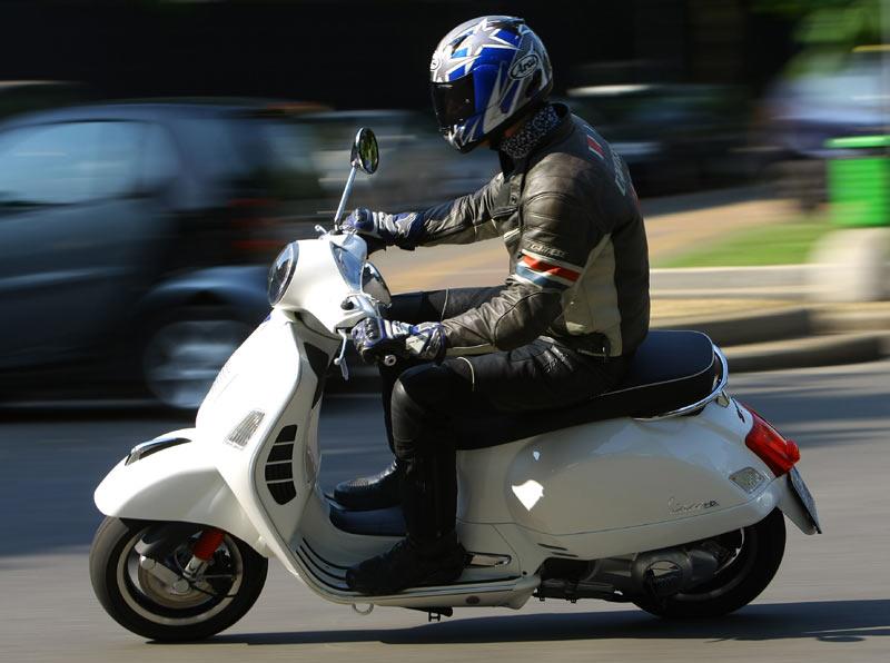 Piaggio Vespa Gts300 2009 On Review Specs Prices Mcn