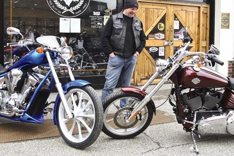 Video: Honda Fury vs Harley Rocker C