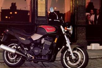 trident 900 triumph