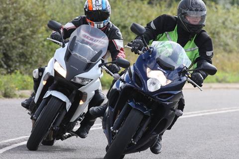 Video: 2010 Honda CBF1000 v Suzuki GSX1250F