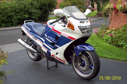 Credit Crunch Biking - CBR 1000F