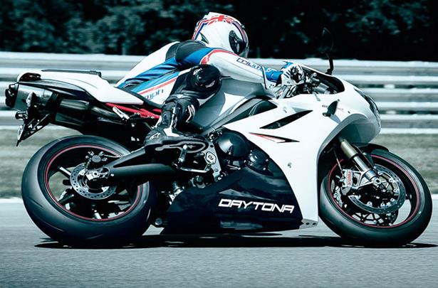 11 Triumph Daytona 675r Official Pictures Mcn