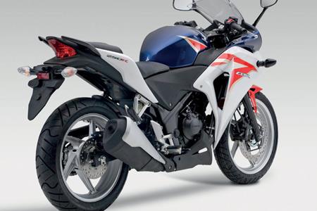 New Honda Cbr250r V Kawasaki Ninja 250r Is This The Best They Can Do