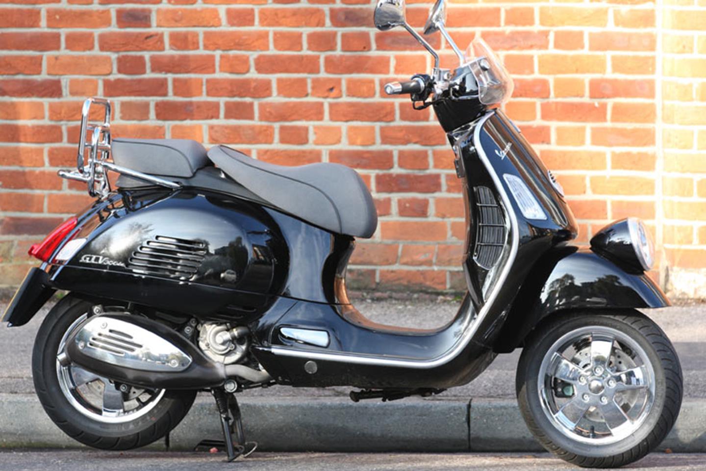 Vespa Gtv 300 Via Montenapoleone Vespa Via Montenapoleone