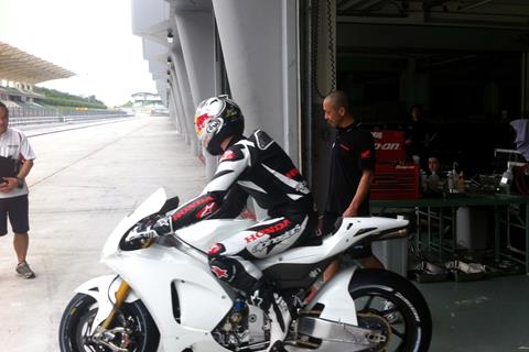 Rea completes successful first day onboard Honda RCV212 in Sepang