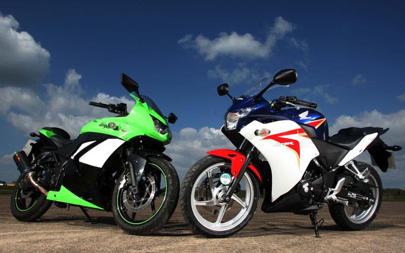  Honda  CBR 250 v Kawasaki Ninja  250R will either go ton 