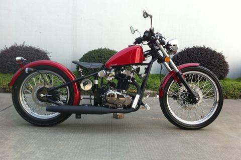 250 bobber 'Tha Heist' makes UK debut at BMF show